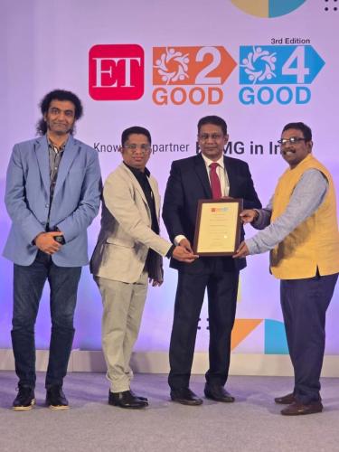 Receiving the Economic Times- CSR award for Manappuram Foundation, at Hotel Hayatt Regency, New Delhi